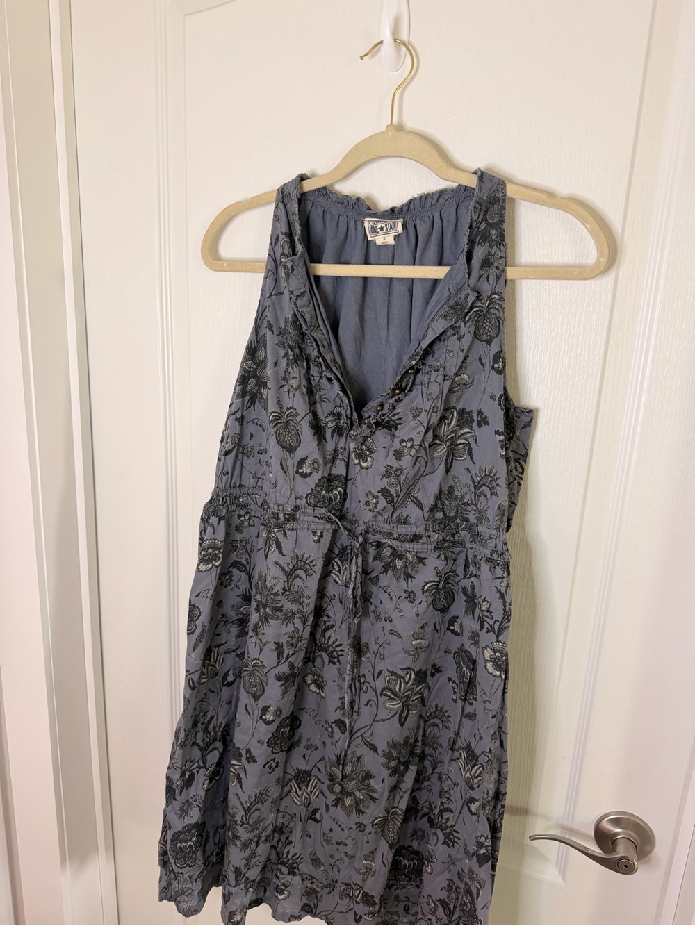 Converse Slate Gray Floral Sleeveless Dress